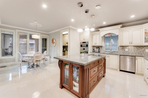 5011 Colbeck Road, Richmond, BC - Indoor Photo Showing Kitchen With Upgraded Kitchen