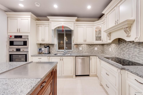 5011 Colbeck Road, Richmond, BC - Indoor Photo Showing Kitchen With Double Sink With Upgraded Kitchen