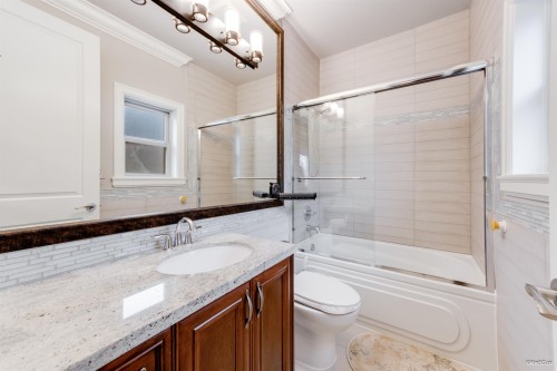 5011 Colbeck Road, Richmond, BC - Indoor Photo Showing Bathroom