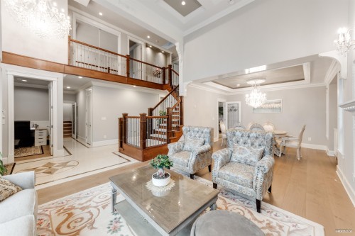 5011 Colbeck Road, Richmond, BC - Indoor Photo Showing Living Room