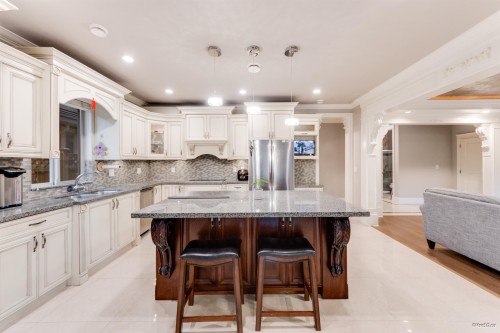 5011 Colbeck Road, Richmond, BC - Indoor Photo Showing Kitchen With Upgraded Kitchen