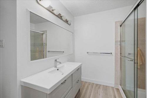 8-7363 Montecito Drive, Burnaby, BC 