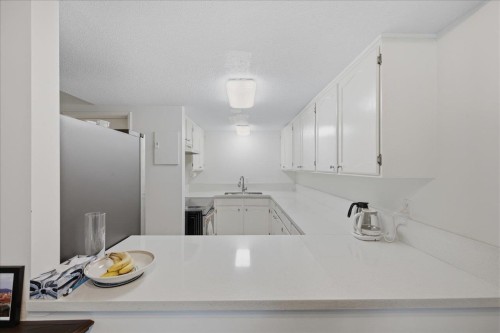 8-7363 Montecito Drive, Burnaby, BC 