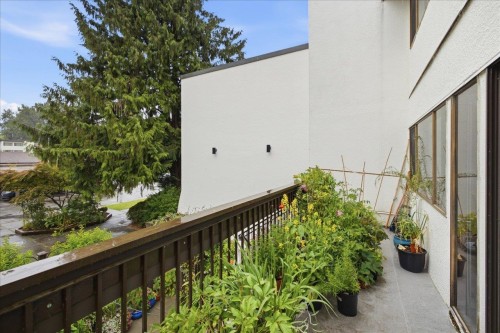8-7363 Montecito Drive, Burnaby, BC 