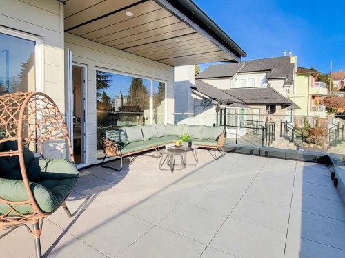 2141 Jefferson Avenue, West Vancouver, BC 