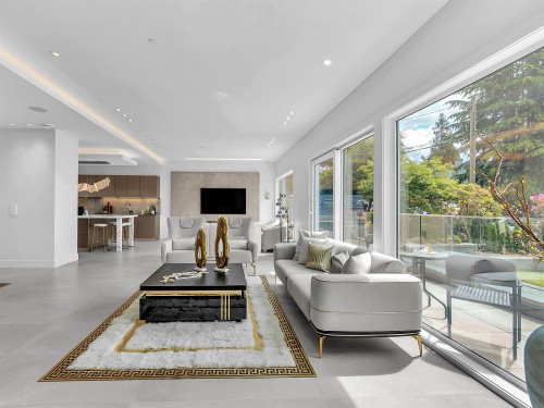 2141 Jefferson Avenue, West Vancouver, BC 