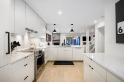 4663 Hoskins Road  North Vancouver, BC V7K 2R3