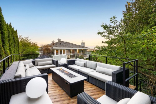 1590 Tyrol Court, West Vancouver, BC 