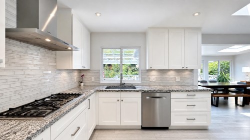 1398 Chamberlain Drive, North Vancouver, BC 