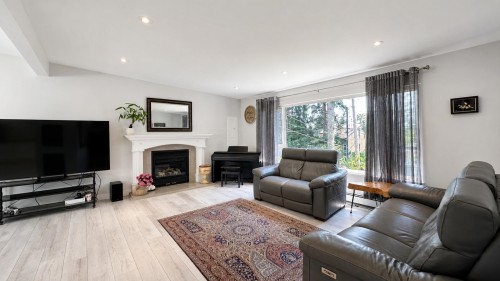 1398 Chamberlain Drive, North Vancouver, BC 