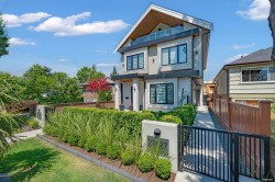 2-3627 45th Avenue E Vancouver, BC V5R 3G6