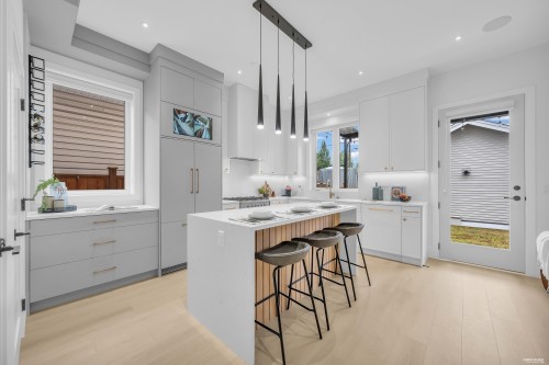 2-3627 45Th Avenue E, Vancouver, BC 