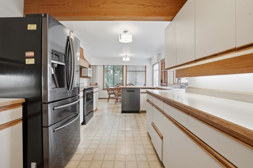 2030 Jordan Drive, Burnaby, BC - Indoor Photo Showing Kitchen