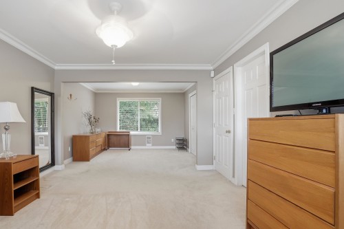 2030 Jordan Drive, Burnaby, BC - Indoor Photo Showing Other Room