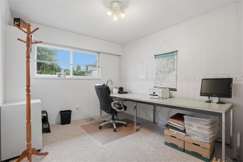 2030 Jordan Drive, Burnaby, BC - Indoor Photo Showing Office