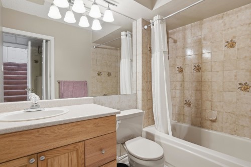 2030 Jordan Drive, Burnaby, BC - Indoor Photo Showing Bathroom