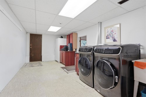 2030 Jordan Drive, Burnaby, BC - Indoor Photo Showing Laundry Room
