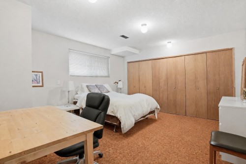 2030 Jordan Drive, Burnaby, BC - Indoor Photo Showing Bedroom