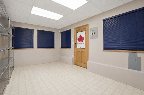 2030 Jordan Drive, Burnaby, BC - Indoor Photo Showing Other Room