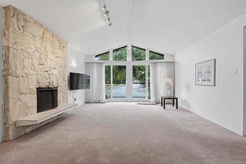 2030 Jordan Drive, Burnaby, BC - Indoor With Fireplace