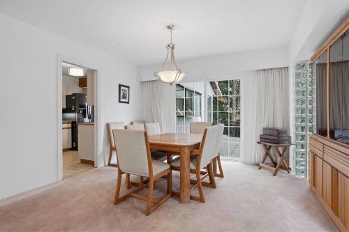 2030 Jordan Drive, Burnaby, BC - Indoor Photo Showing Dining Room