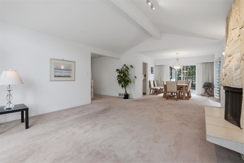 2030 Jordan Drive, Burnaby, BC - Indoor With Fireplace
