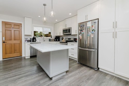 841 North Road  Gibsons, BC V0N 1V9
