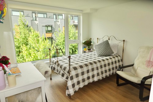 444-545 2Nd Street E, North Vancouver, BC - Indoor Photo Showing Bedroom