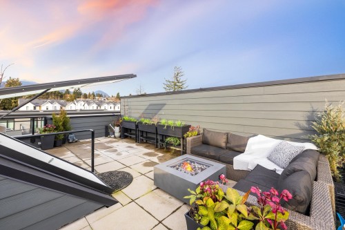 444-545 2Nd Street E, North Vancouver, BC - Outdoor