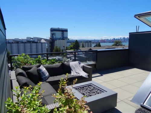 444-545 2Nd Street E, North Vancouver, BC - Outdoor