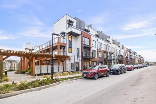 444-545 2Nd Street E, North Vancouver, BC - Outdoor