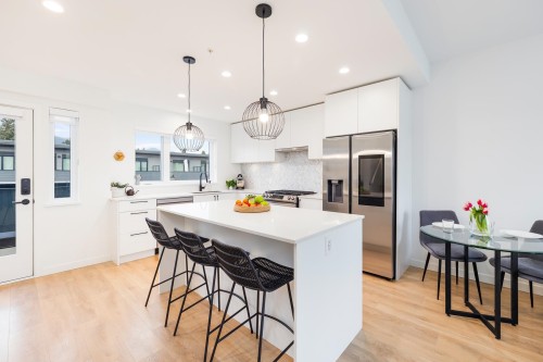 444-545 2Nd Street E, North Vancouver, BC - Indoor