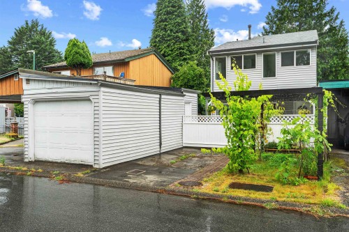 886 Pinebrook Place, Coquitlam, BC 