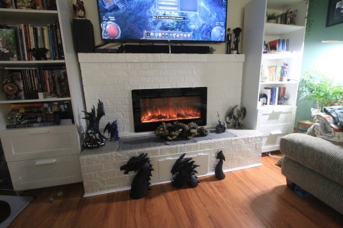 4771 Steveston Highway, Richmond, BC - Indoor Photo Showing Living Room With Fireplace