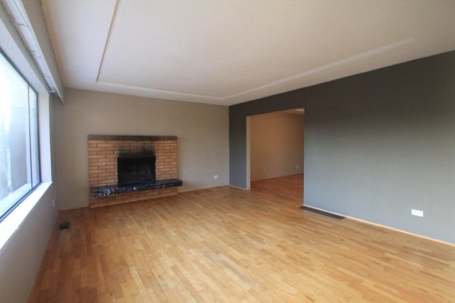 4771 Steveston Highway, Richmond, BC - Indoor Photo Showing Living Room With Fireplace