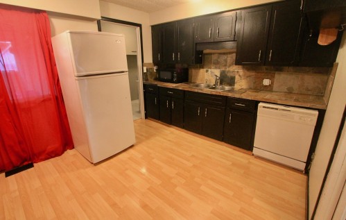 4771 Steveston Highway, Richmond, BC - Indoor Photo Showing Kitchen