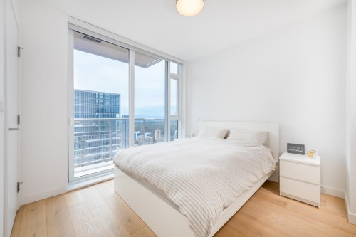 4202-6000 Mckay Avenue, Burnaby, BC - Indoor Photo Showing Bedroom