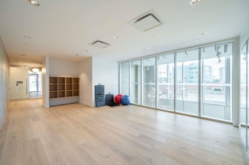 4202-6000 Mckay Avenue, Burnaby, BC - Indoor