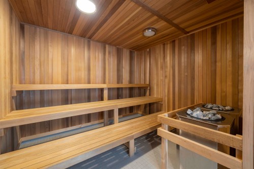 4202-6000 Mckay Avenue, Burnaby, BC - Indoor Photo Showing Other Room