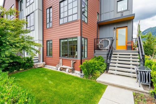 37981 Helm Way  Squamish, BC V8B 2A1