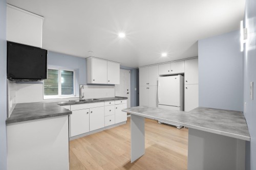 1660 Charland Avenue, Coquitlam, BC 