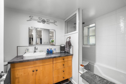 1660 Charland Avenue, Coquitlam, BC 