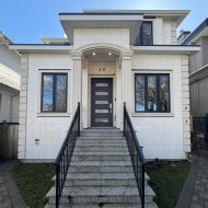 58 39th Avenue E Vancouver, BC V5W 1J7