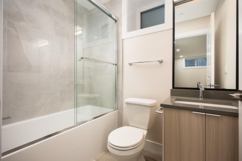 58 39Th Avenue E, Vancouver, BC 