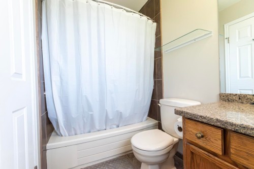 1410 Lansdowne Drive, Coquitlam, BC - Indoor Photo Showing Bathroom