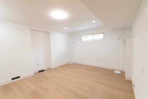 1410 Lansdowne Drive, Coquitlam, BC - Indoor Photo Showing Other Room