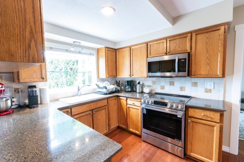 1410 Lansdowne Drive, Coquitlam, BC - Indoor Photo Showing Kitchen