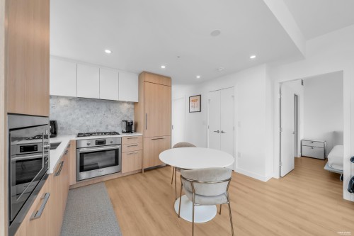1701-2425 Alpha Avenue, Burnaby, BC 