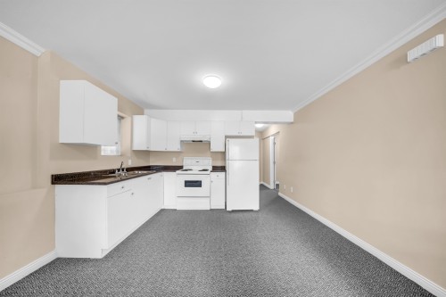 4049 Curle Avenue, Burnaby, BC - Indoor Photo Showing Kitchen