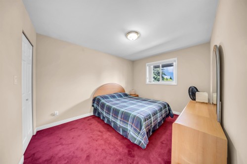 4049 Curle Avenue, Burnaby, BC - Indoor Photo Showing Bedroom